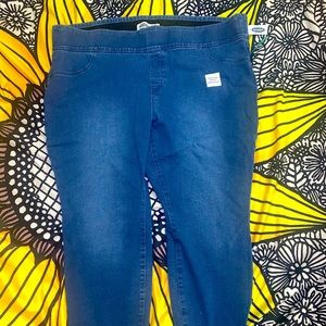Old Navy Pull on skinny jeans